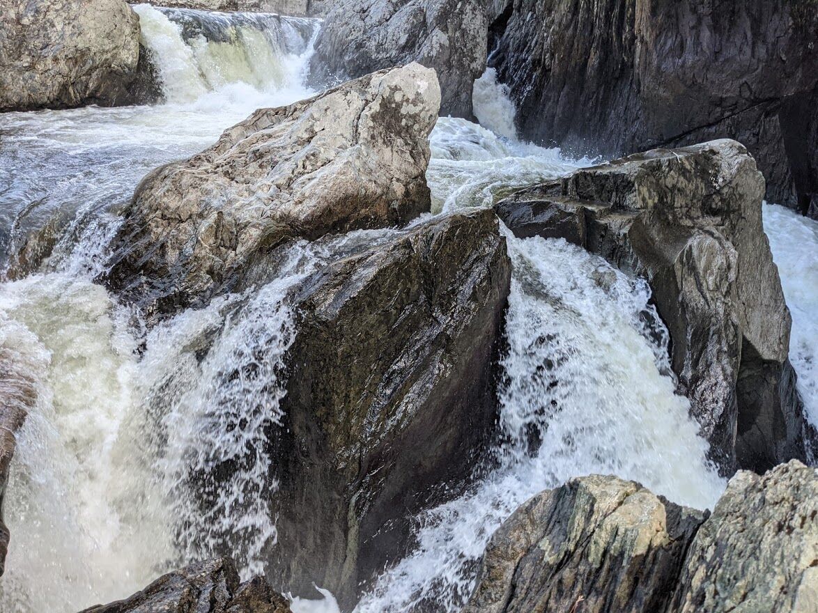 close rocks.jpg